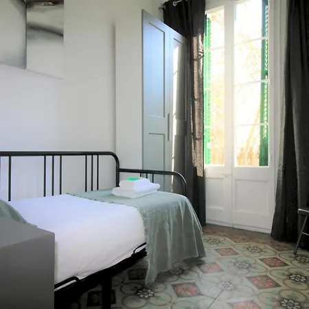 Apartment Ideal For Seasons In *