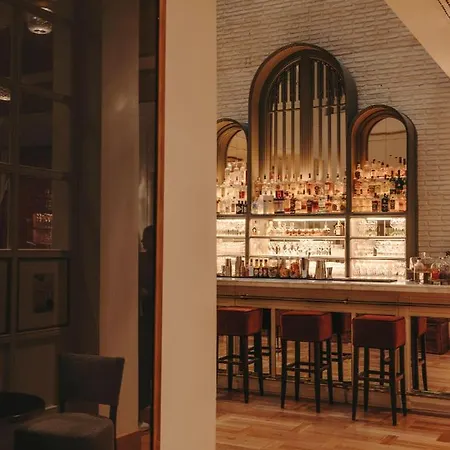 Pulitzer Hotel