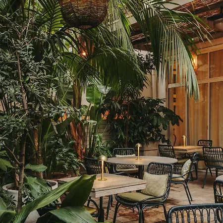 Pulitzer Hotel