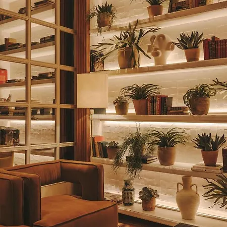Pulitzer Hotel