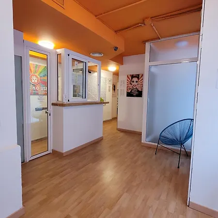 Arc House Gracia Хостел Барселона