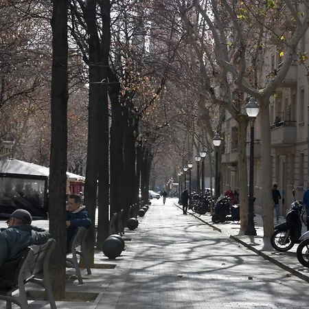 Gaudi-sant Pau Apartament Barcelona