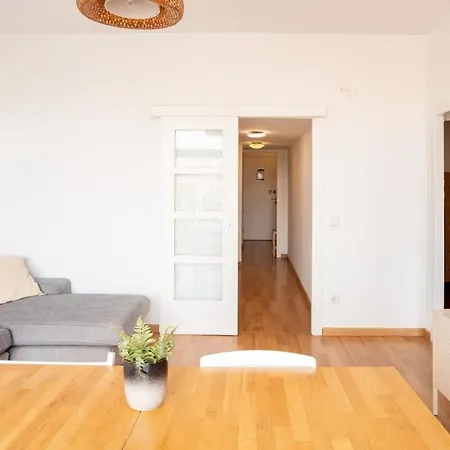 Bright 4bd With Terrace Near Arc De Triomf Barcelona