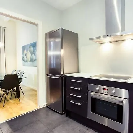 Lägenhet Bright And Modern 4bedroom With Terrace In Ramblas P2 Barcelona