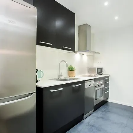Apartman Bright And Modern 3bedroom In Ramblas 3 1b