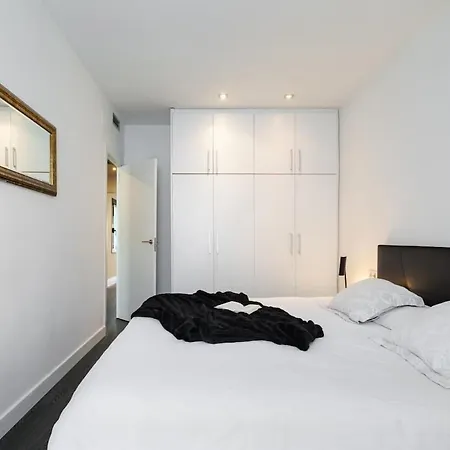 3-bedroom Penthouse With Terrace In Eixample Daire