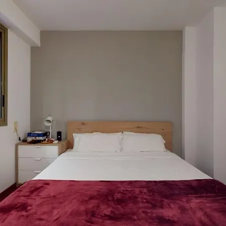 Modern And Bright Three-bedroom In Eixample Daire *