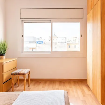 Bright 4bd With Terrace Near Arc De Triomf Apartment *