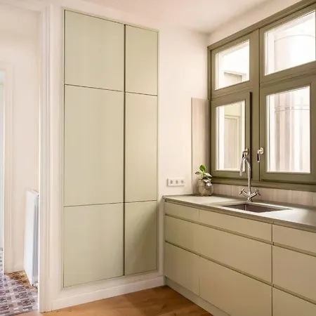 Apartment Amazing 5 Bedrooms 5 Bathrooms By Plaza Catalunya Barcelona