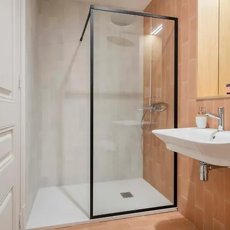 Amazing 5 Bedrooms 5 Bathrooms By Plaza Catalunya