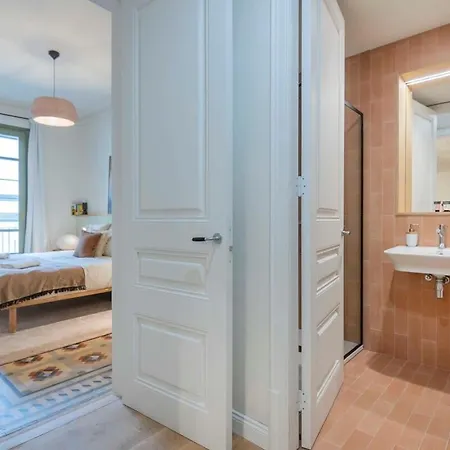 Amazing 5 Bedrooms 5 Bathrooms By Plaza Catalunya *