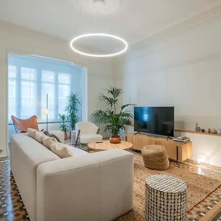 Amazing 5 Bedrooms 5 Bathrooms By Plaza Catalunya *