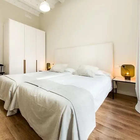 Lägenhet Bright And Modern 4bedroom With Terrace In Ramblas P2 Barcelona