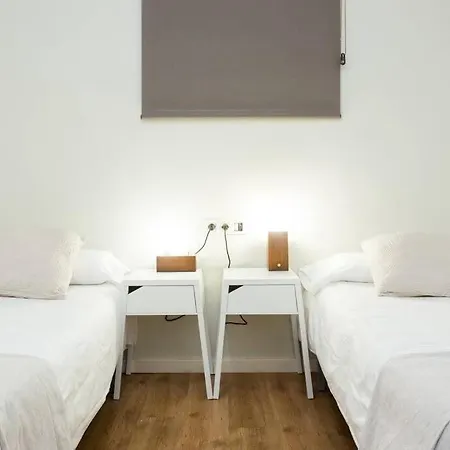 Lägenhet Bright And Modern 4bedroom With Terrace In Ramblas P2 Barcelona