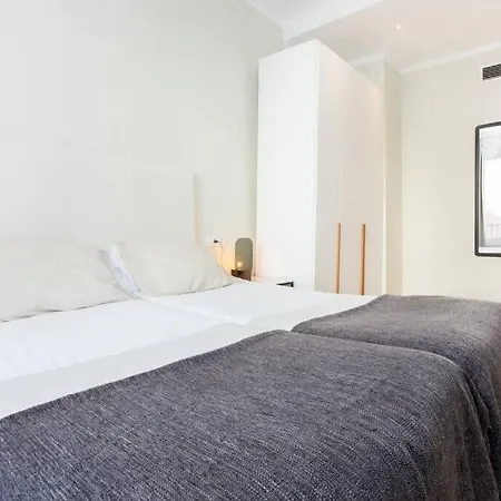 Apartman Bright And Modern 3bedroom In Ramblas 3 1b Barcelona