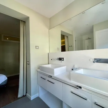 Plaza Catalunya Recently Renovated 5bd-4bth Appartement Barcelone