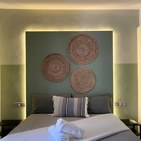 Plaza Catalunya Recently Renovated 5bd-4bth Appartement