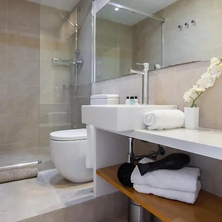 3-bedroom Penthouse With Terrace In Eixample Barselona