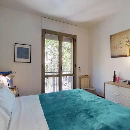 Modern And Bright Three-bedroom In Eixample Daire *