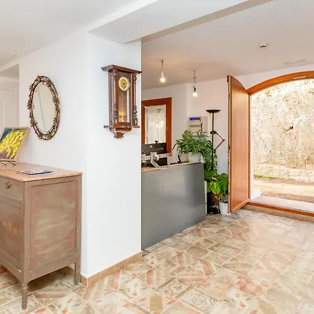 Apartment La Terraza - Grosszuegiges In Katalanischer Masia