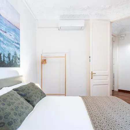 Modernist In The Location * Βαρκελώνη