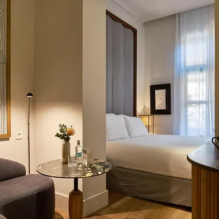 Pulitzer Hotel
