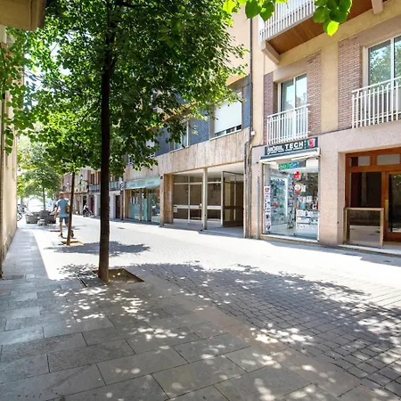 Lägenhet Blueground Sarria Nr Old Town Bcn-103