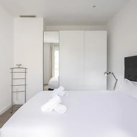 Lägenhet Paseo De Gracia Modern 4bd With Terrace