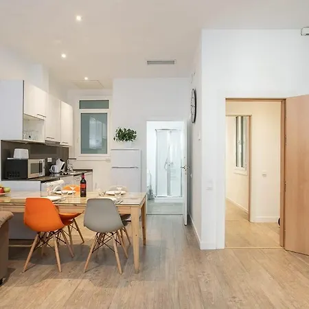 Paseo De Gracia Modern 4bd With Terrace Barcelona