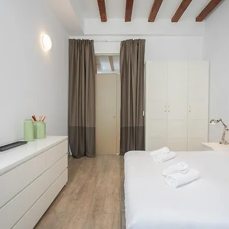 Lägenhet Paseo De Gracia Modern 4bd With Terrace
