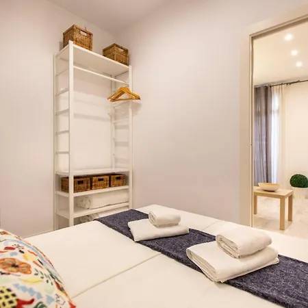 Appartamento Pere Serafi 2 Bedroom Barcellona