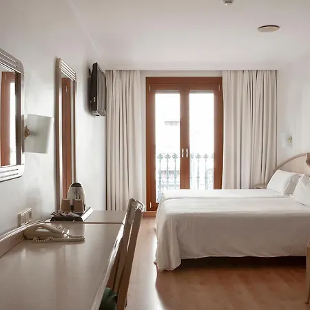 Lleó Hotel