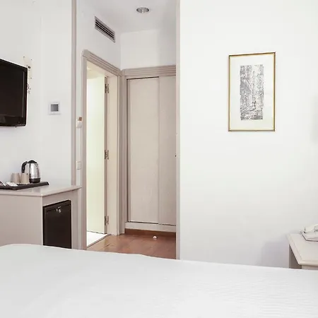 Lleó 3* Barcelona