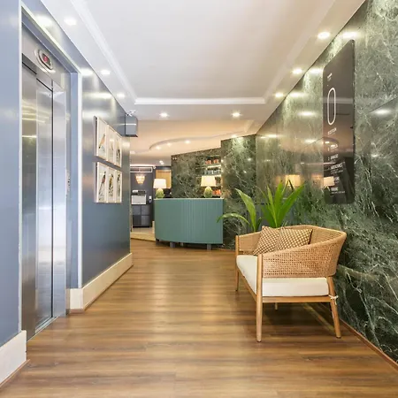 Hotel Acta Azul 3*