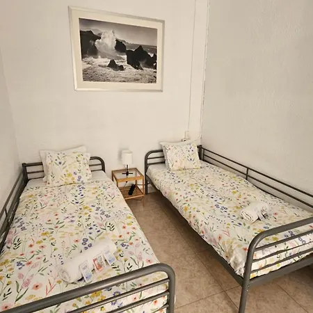 Youth - And Basic Drassanes ברצלונה