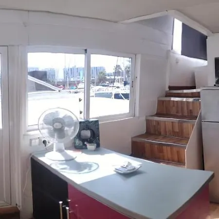 Hotel en barco Floating White House Barcelona