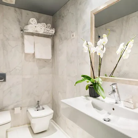 My Space Emirates - Spacious Near The Center Barcellona