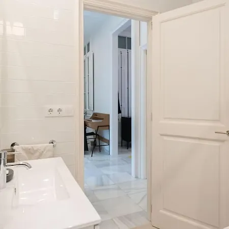 Lägenhet Lux 3 Bed 2 Bath Near Park, Metro, Museums In Born