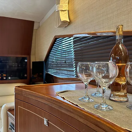 Botel Yacht Pegasus Ii Barcelona