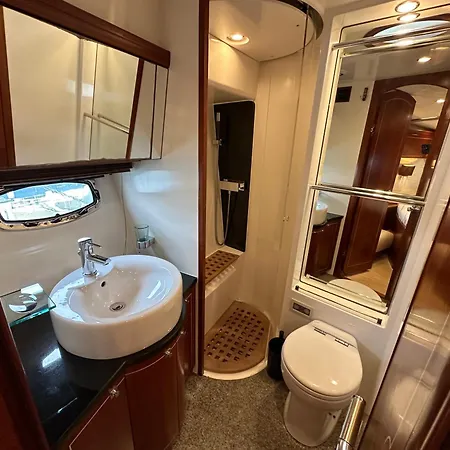 Botel Yacht Pegasus Ii Barcelona