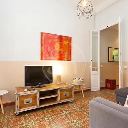 8 En Gracia Apartment *