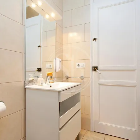 8 En Gracia Apartment
