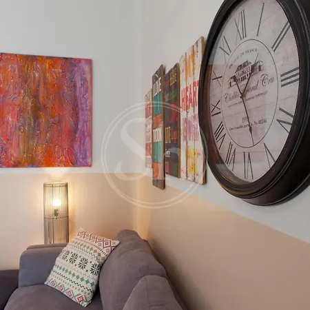 8 En Gracia Apartment *