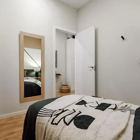 Luiza - 3 Bedroom In Eixample Dreta Barcelona