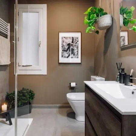 Luiza - 3 Bedroom In Eixample Dreta Apartment Barcelona