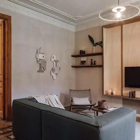 Apartment Ulindi - 2 Bedroom With Balcony In Eixample Esquerra *