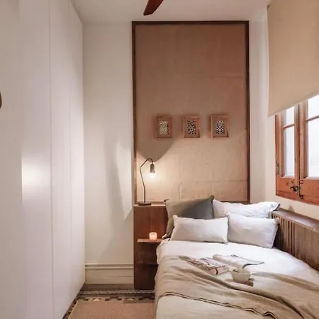 Ulindi - 2 Bedroom With Balcony In Eixample Esquerra