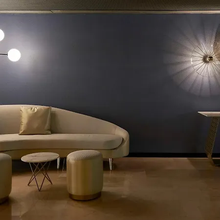 Отель Nh Sants 4*