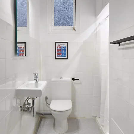 Girona 46 - 4 Bed & Breakfast *