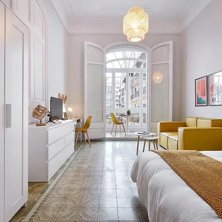 Girona 46 - 4 Bed & Breakfast *